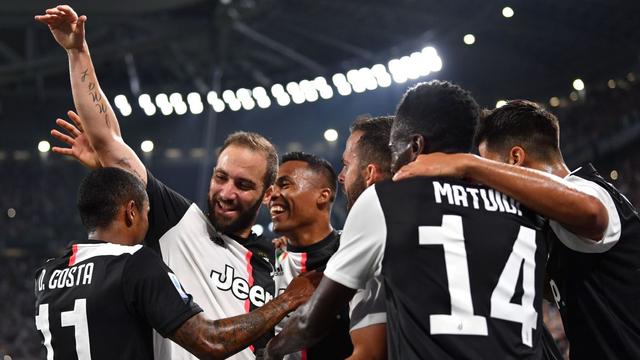  那不勒斯防线失误惨遭升班马绝杀  